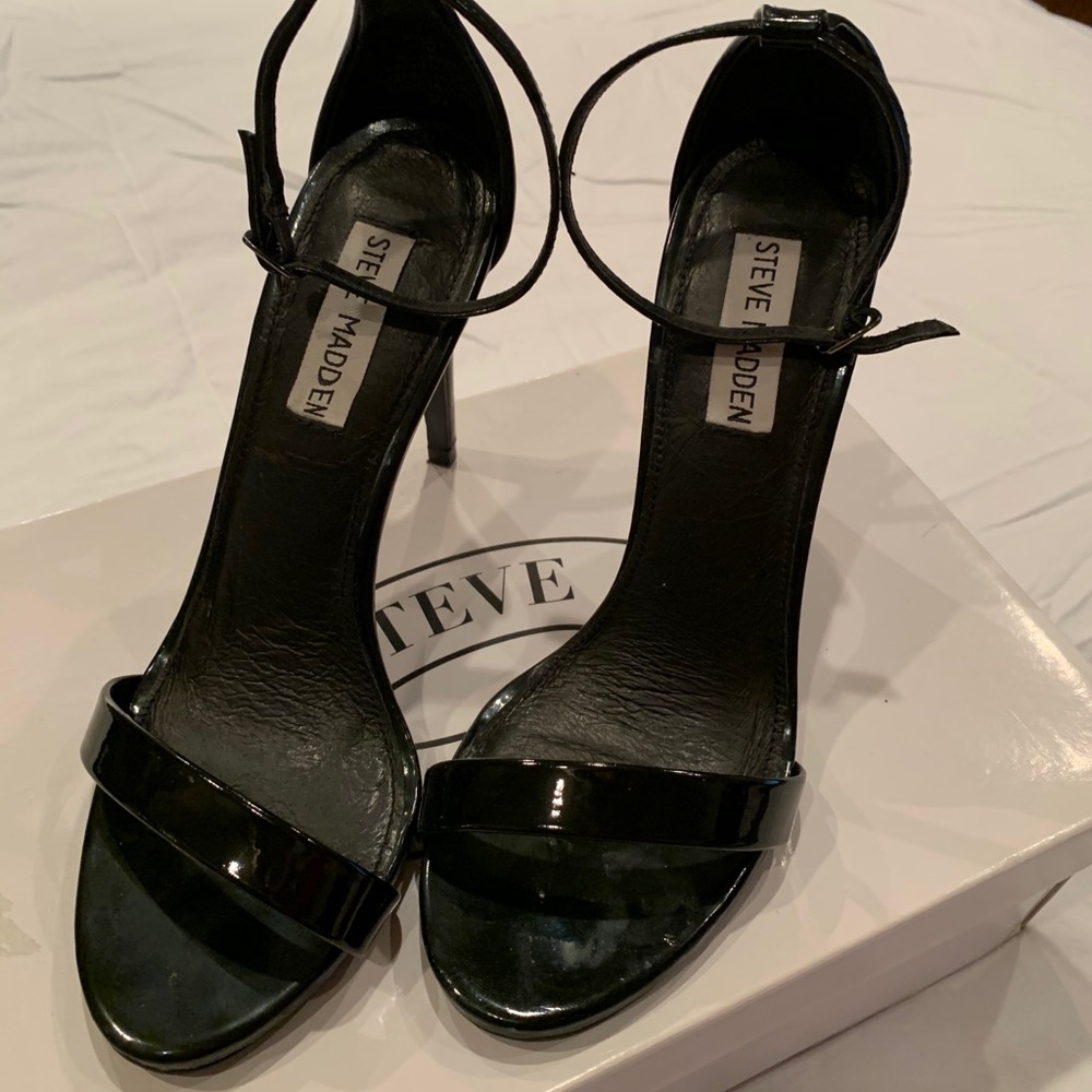 Steve Madden-  Black patent leather Stecy size 7